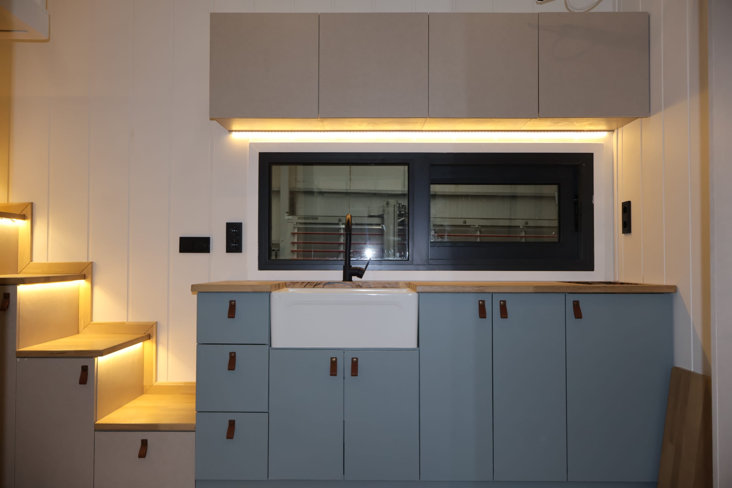 Tiny house kitchen – fully equipped | VI invest