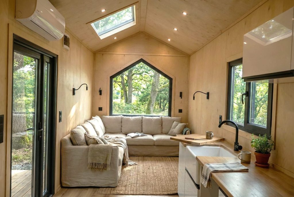 VI invest – tiny house export do Francie